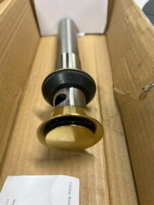 LOT 416 - $161 retail - bidding now